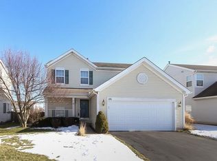 101 Woodland Park Cir, Gilberts, IL 60136