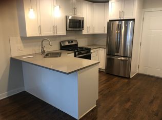 1528 W Superior St #1R, Chicago, IL 60642