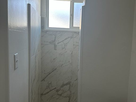 4th image of 4670 N Midsite Ave
