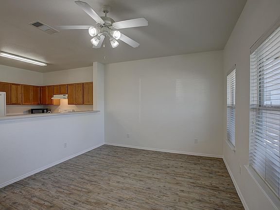 4th image of 1102 E 3rd St