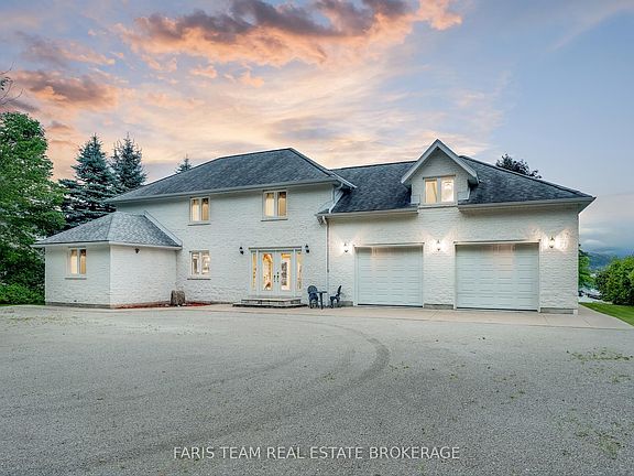 2nd image of 187 Champlain Rd