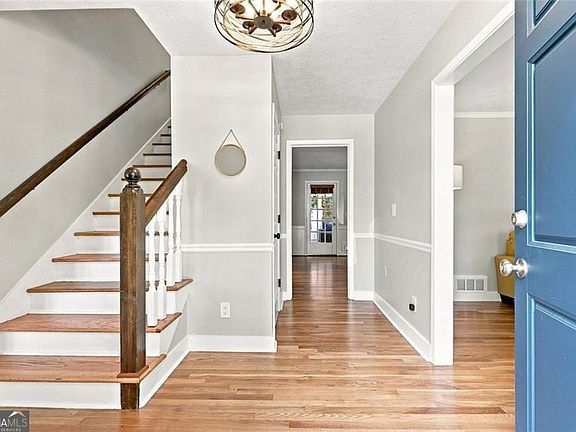 3rd image of 4067 Wembley Forest Way