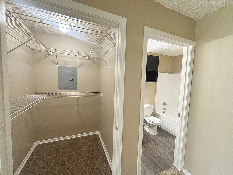 Timberline - Master Bathroom & Closet