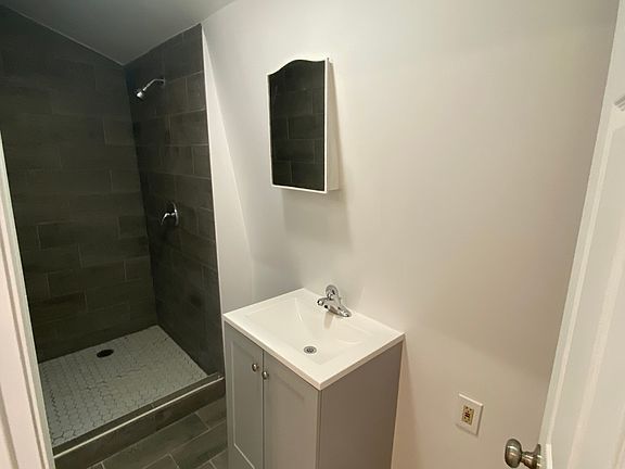 5th image of 909 North Ave Floor 2