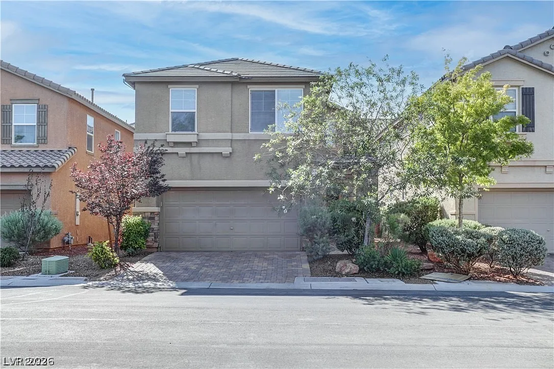 3 bed, 2.5 bath, 1942 sqft, $2,250 — Photo 2