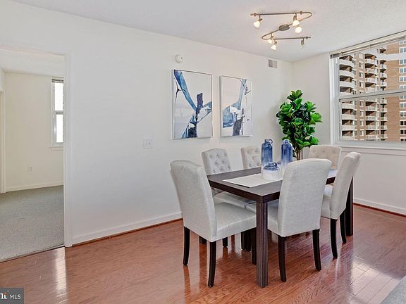 5th image of 880 N Pollard St APT 802