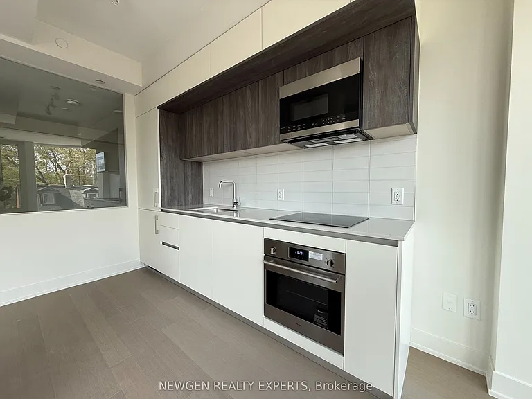 322 Dupont St #301 — Photo 7