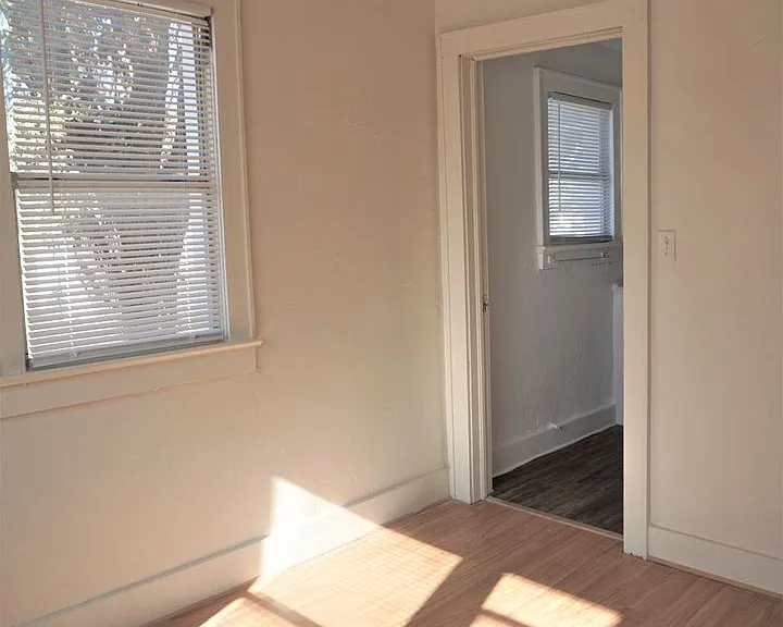 523 SW 26 — Photo 23