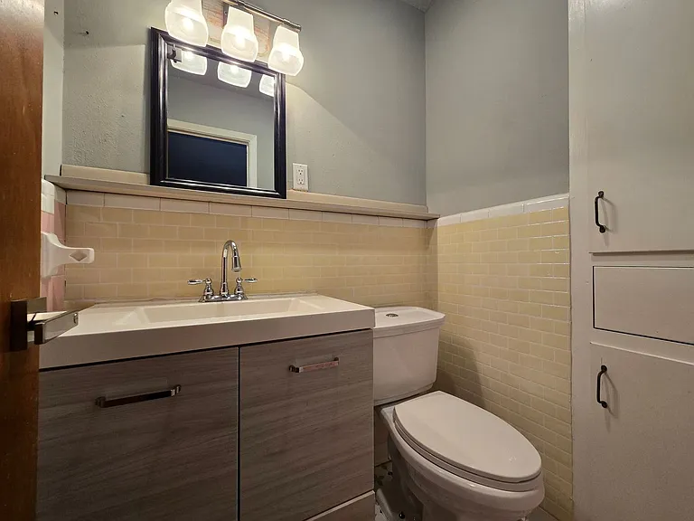 518 Kate St — Photo 11
