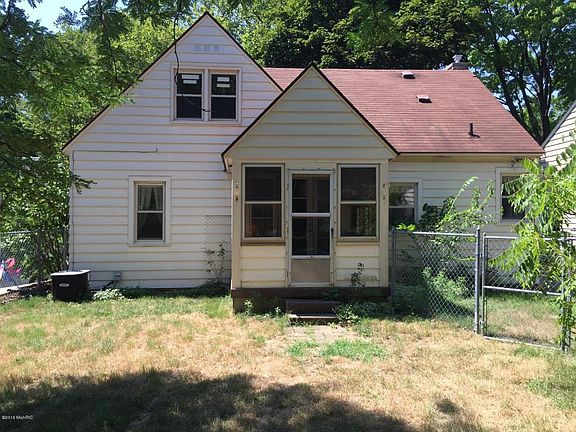 2nd image of 2420 Brooklyn Ave SE