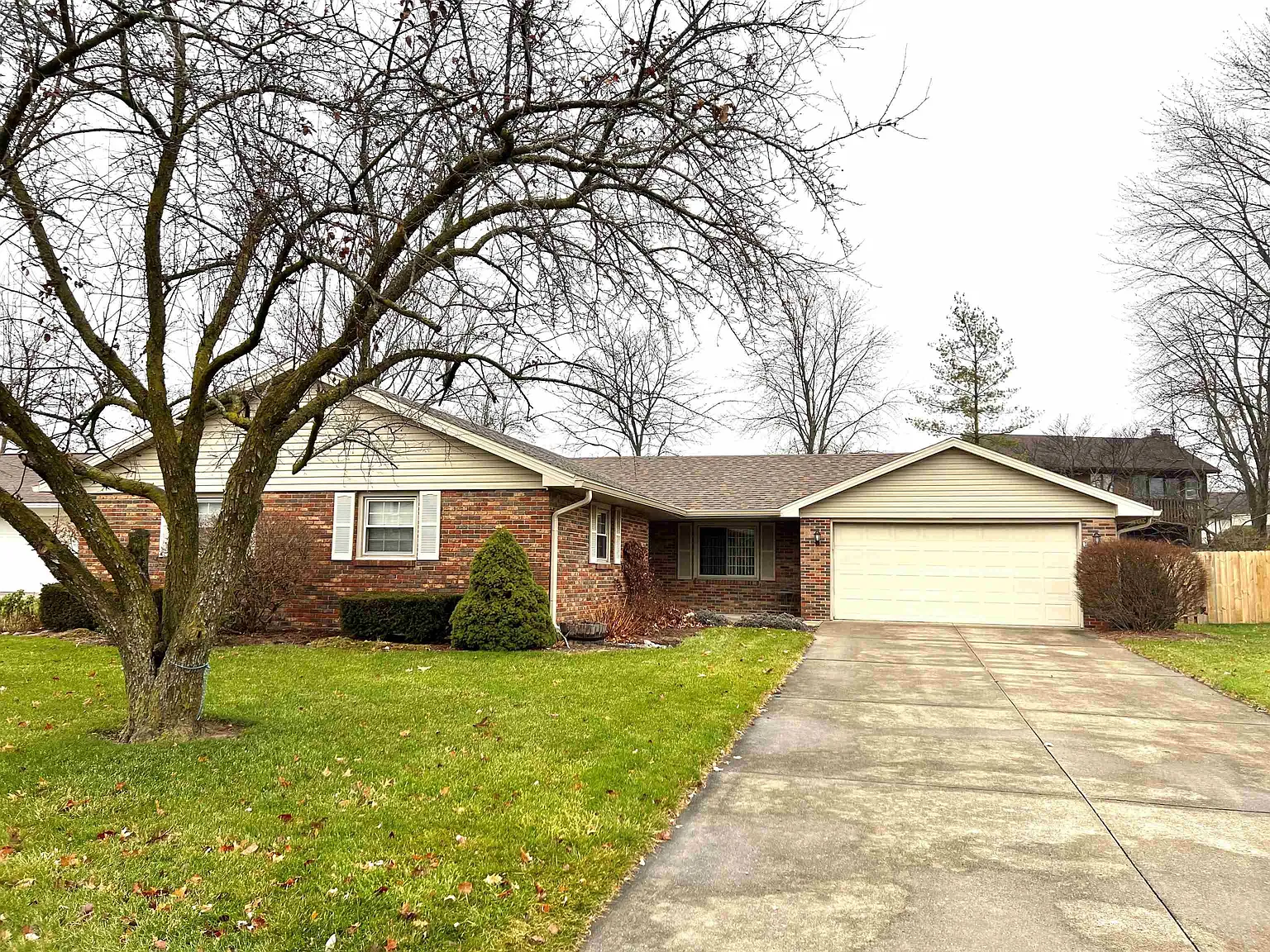 4214 W Coventry Dr photo 1