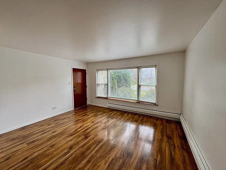 10925 S Keating Ave #1N — Photo 2