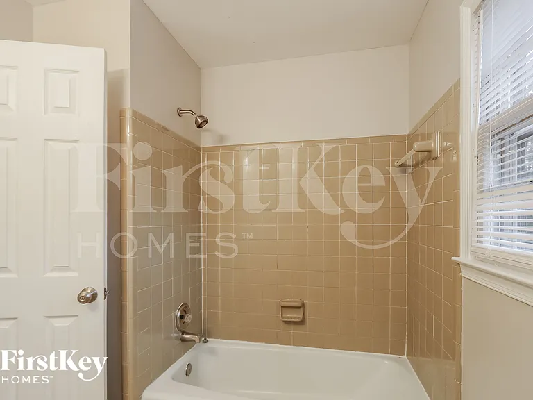8300 Nathanael Greene Ln — Photo 12