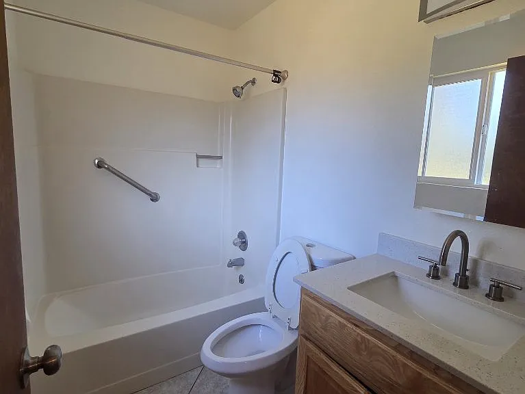 180 Breakwater Dr — Photo 6