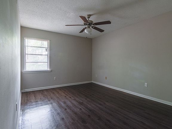 4th image of 6077 Selkirk Dr
