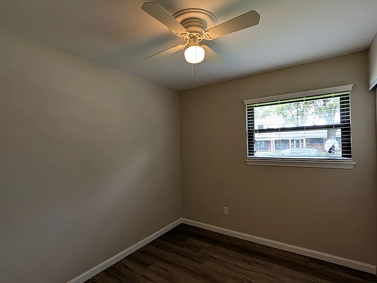 809 Jacobs Ln — Photo 7