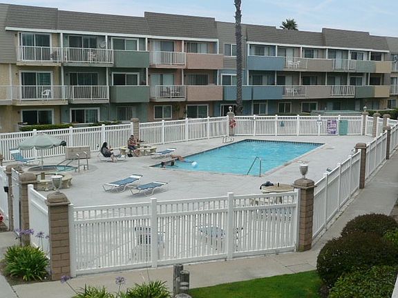 3rd image of 376 E Surfside Dr
