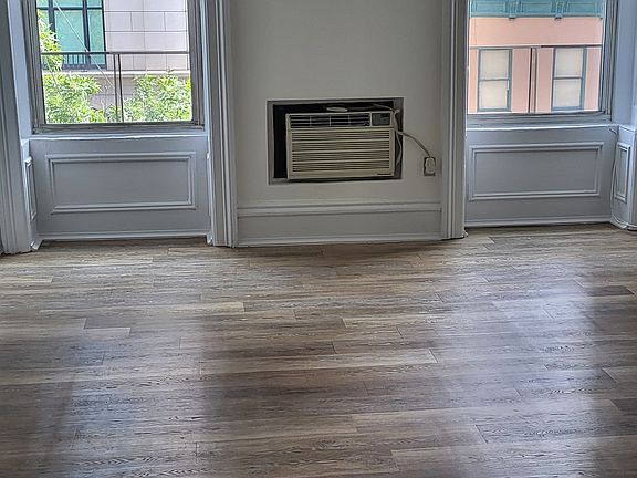 4th image of 864 Lexington Ave #500