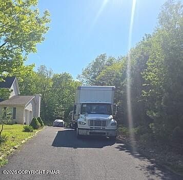 4th image of 3176 Mountain Terrace Dr