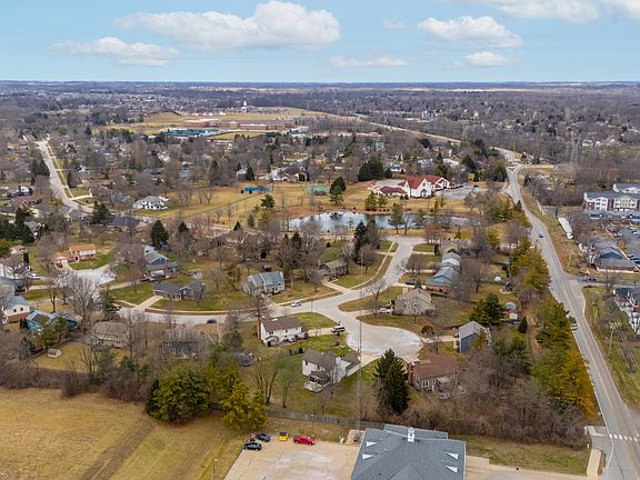 5th image of 55 Village Cir