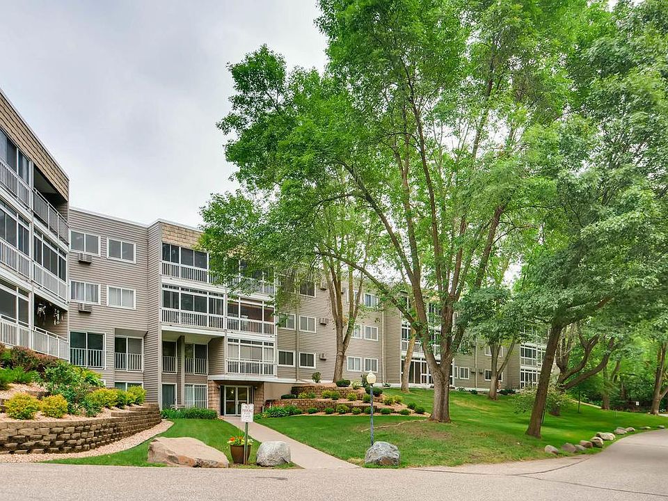 1st image of 135 Viking Dr E APT 117