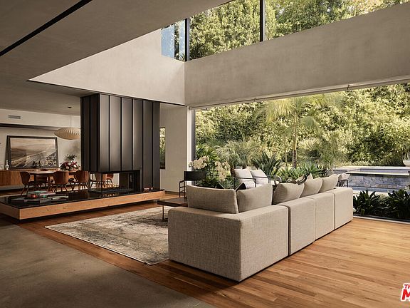 3rd image of 2496 Mandeville Canyon Rd