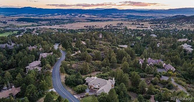 1st image of 110 Castle Pines Dr N
