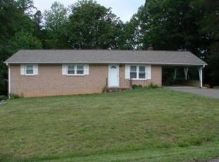3590 Maxton Trl, Winston Salem, NC 27107