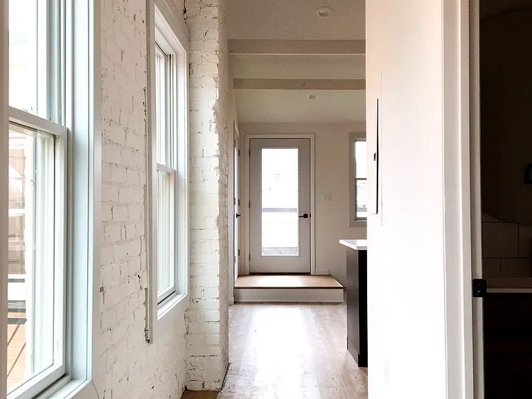 1607 Main St #7 — Photo 9