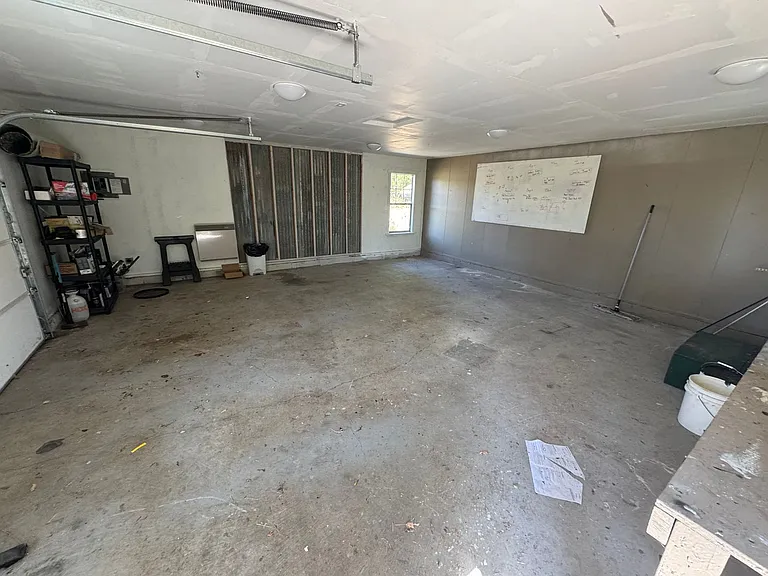 6620 NE Pettibone Dr — Photo 14
