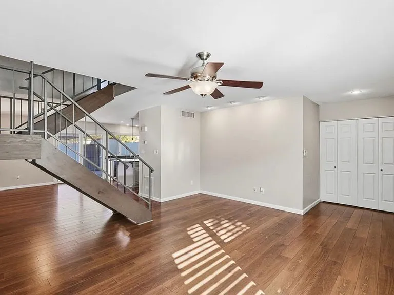 4026 N Granite Reef Rd — Photo 2