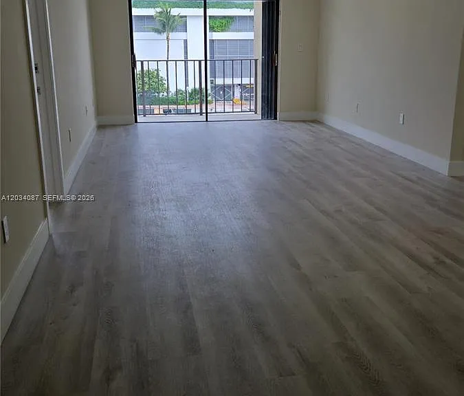 9124 Collins Ave #304 — Photo 4