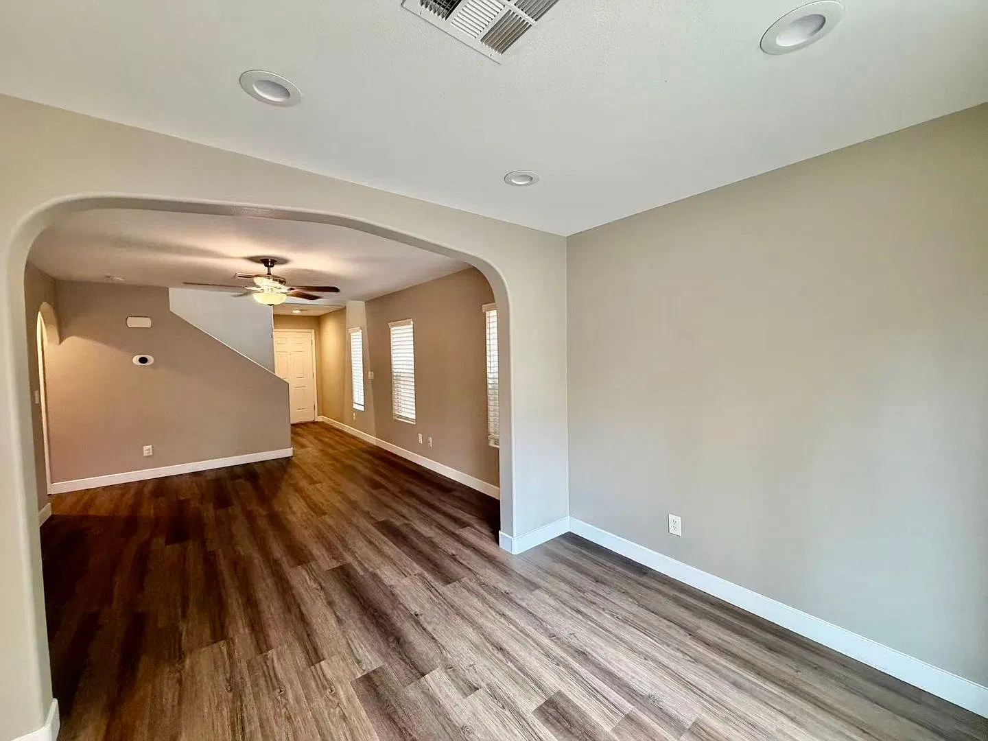 Wonderful 2-story single home — Photo 4