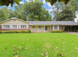 530 Rocky Creek Dr, Roswell, GA 30075