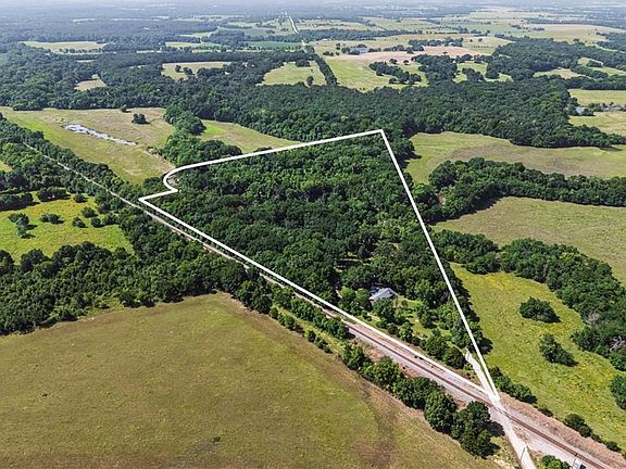 3rd image of 2426 County Road 3500