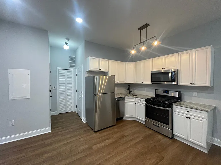 920 S 49th St #2R — Photo 1