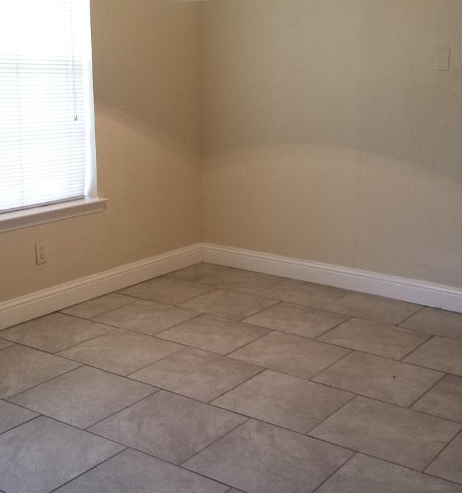 2nd image of 3016 Tudor Ln APT 201