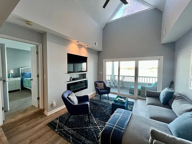 366 Northwest Dr — Photo 16