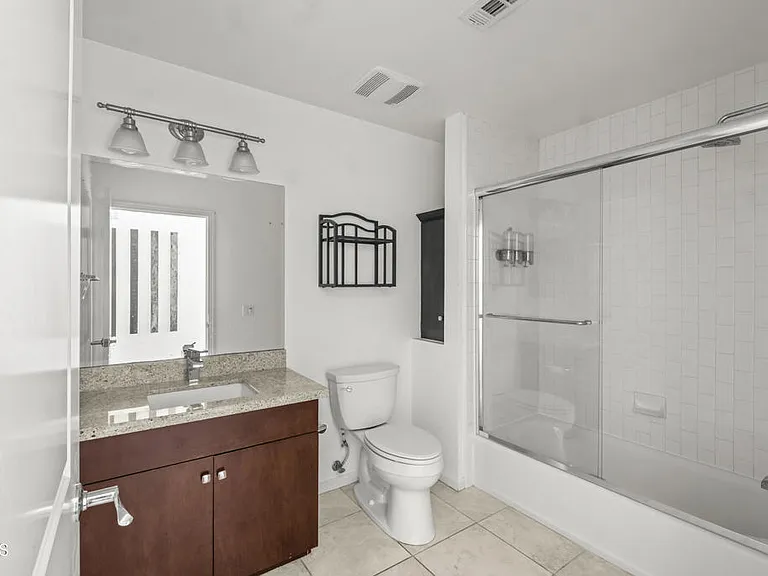 1901 Victoria Ave #201 — Photo 12