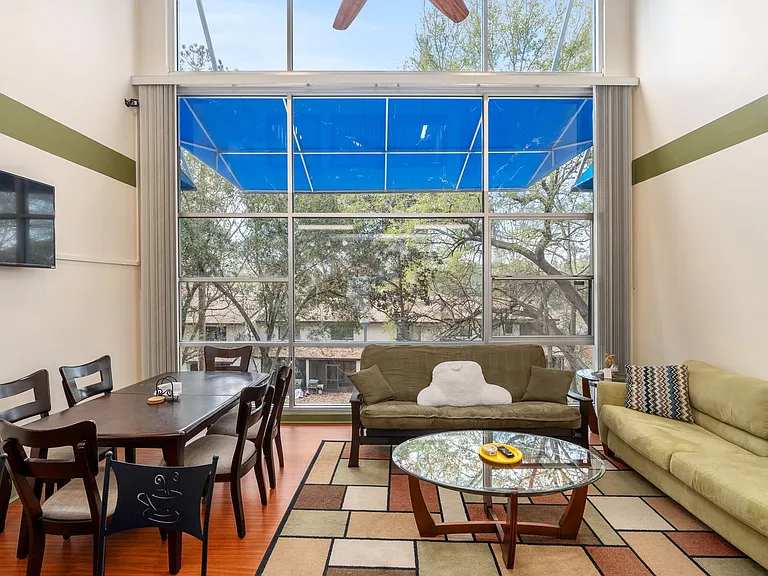2515 SW 35th Pl #219 — Photo 3