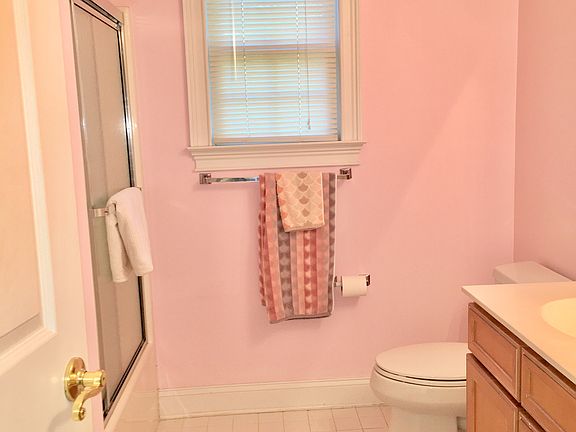 2 floor Children’s Bathroom 