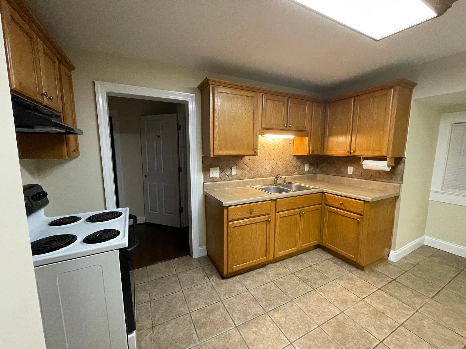 2 bed, 1077 sqft, $1,150 — Photo 4