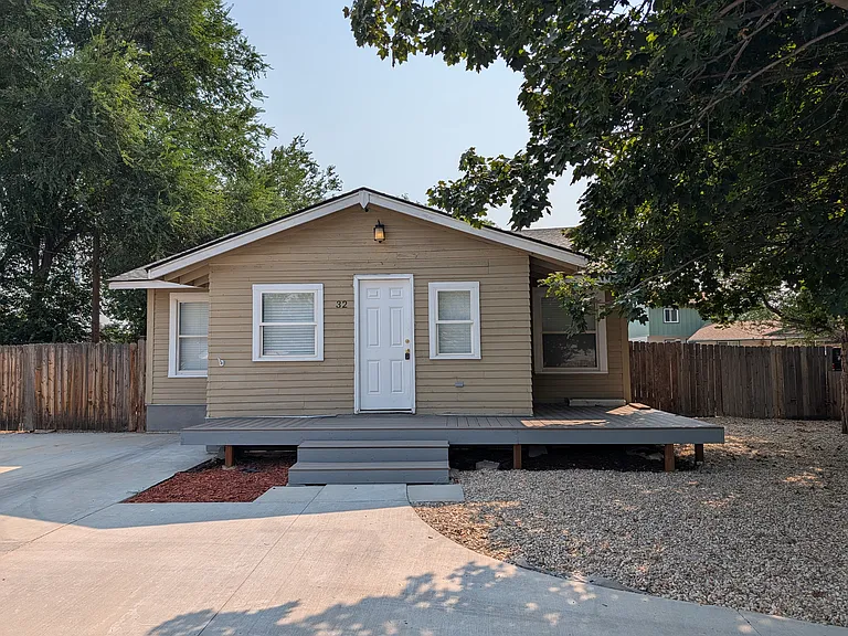 32 N Midland Blvd — Photo 1