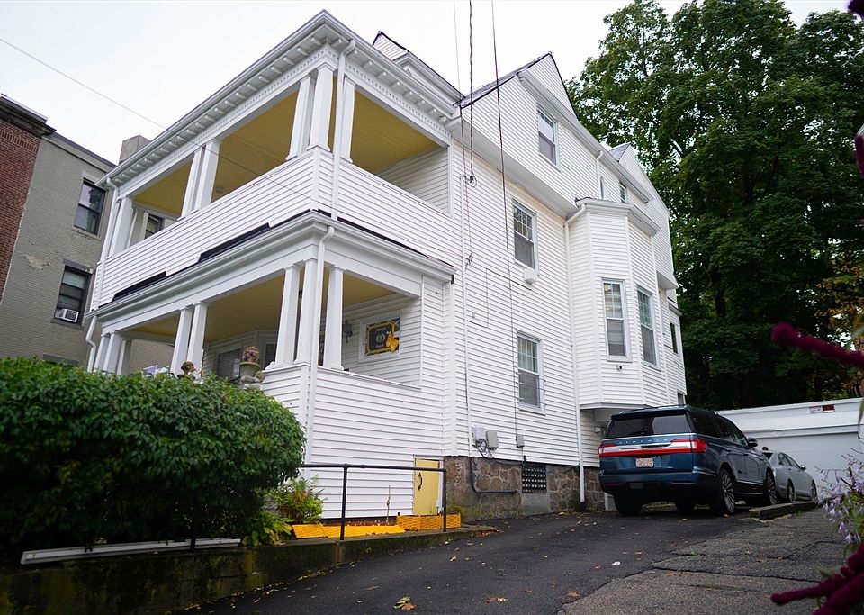 2nd image of 71 Townsend St