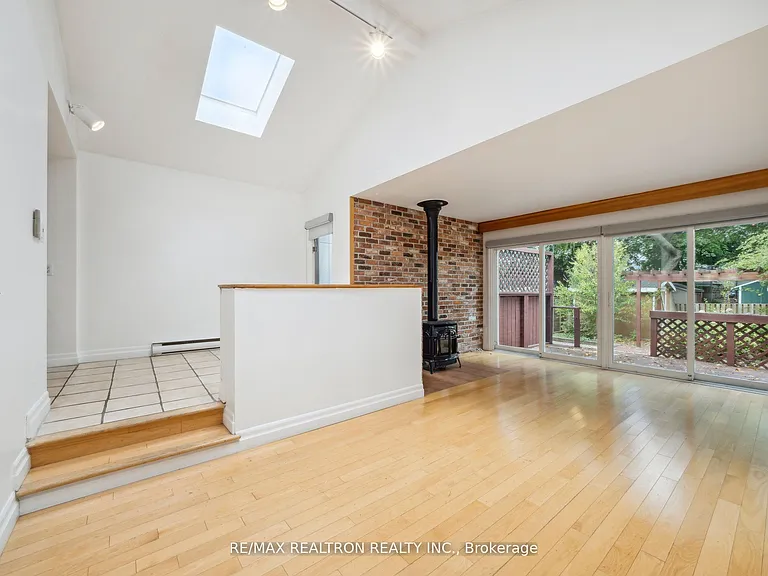 186 Wanless Ave — Photo 22