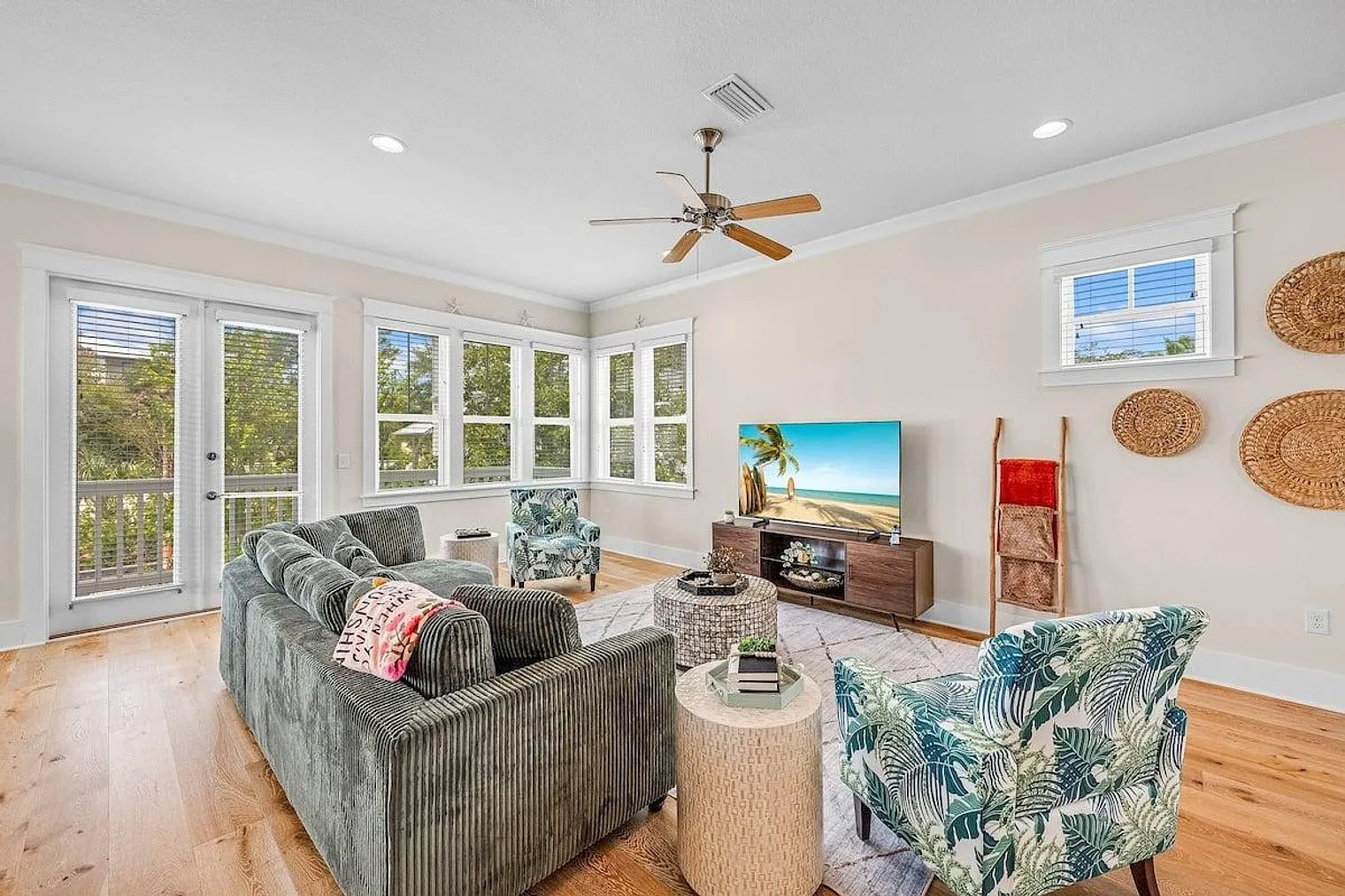 4 bed, 3.0 bath, 3013 sqft, $4,334 — Photo 4