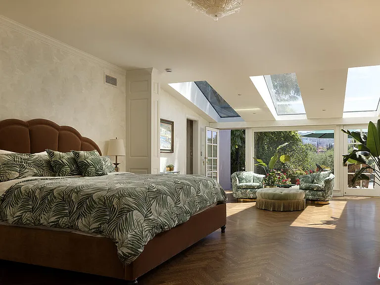 10030 Toluca Lake Ave — Photo 21
