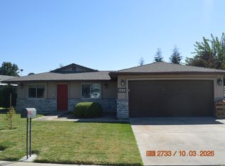 1720 Hickory Ave, Livingston, CA 95334