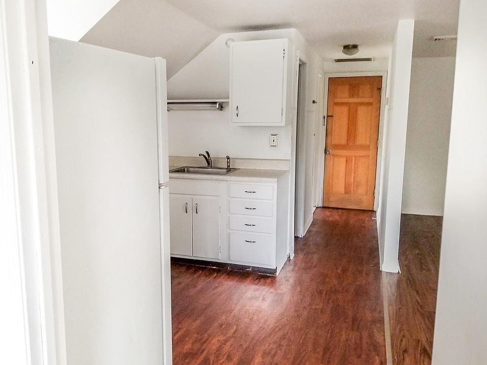 1st image of 240 Hudson St #3
