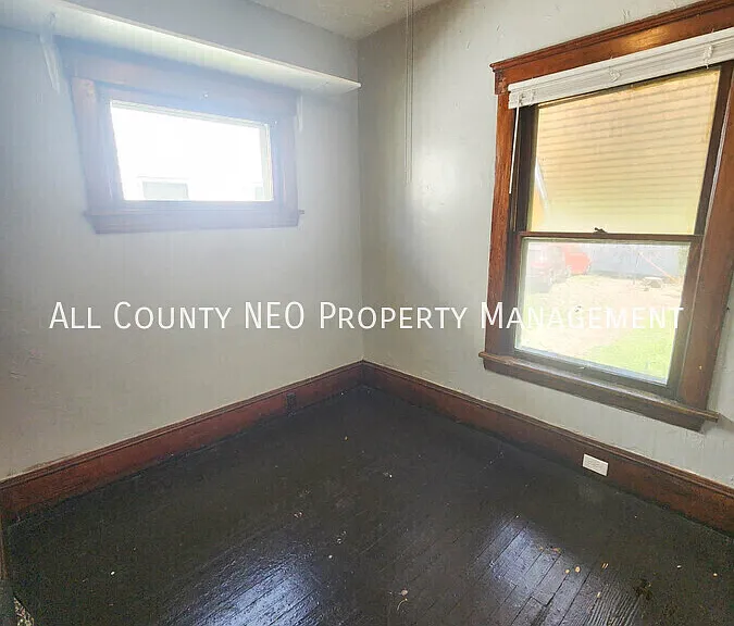 9425 Denison Ave #DOWN — Photo 3